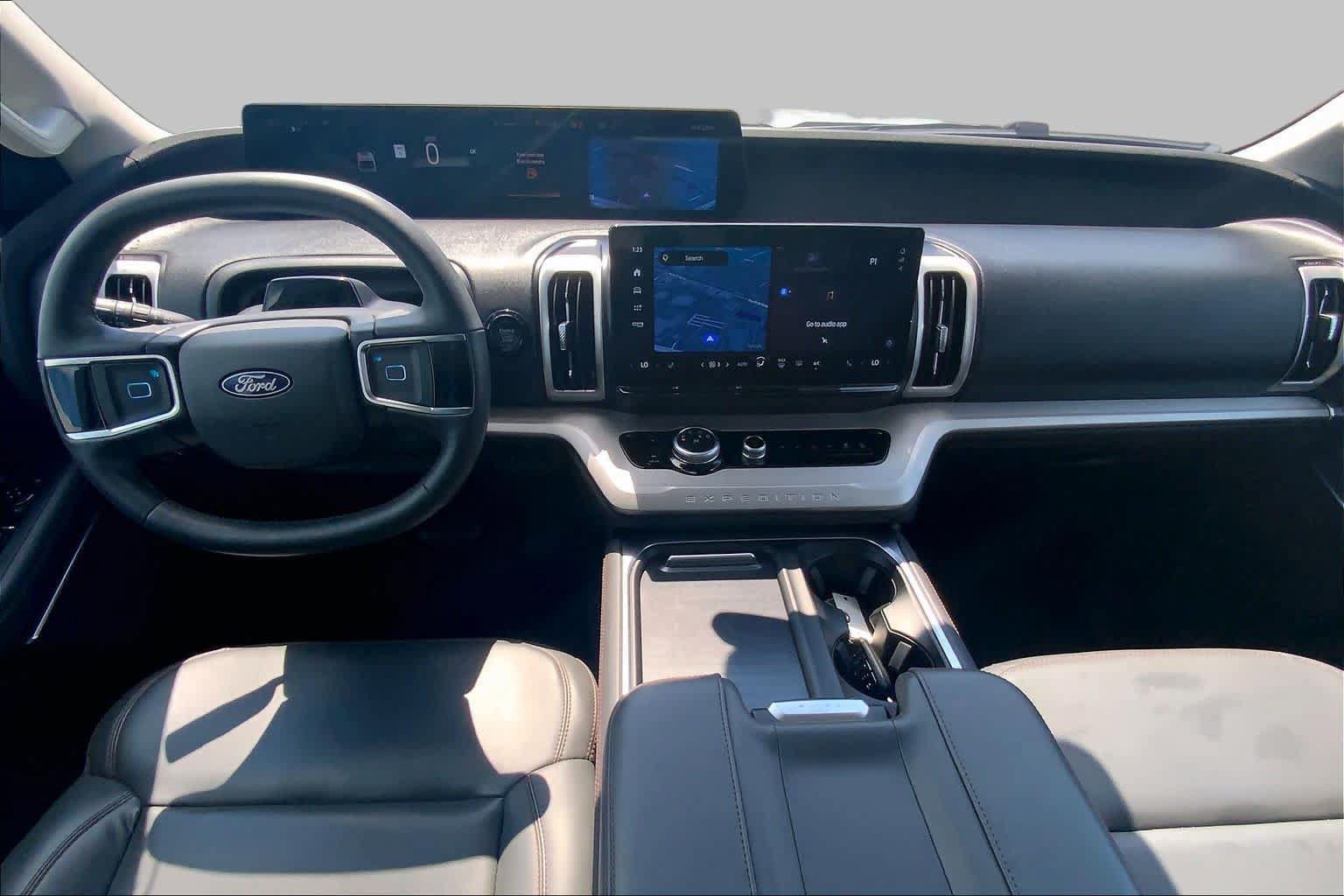 Certified 2025 Ford Expedition Active AWD/4WD image 16