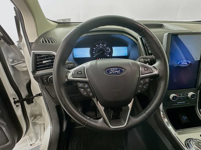 Certified 2024 Ford Edge Titanium w/ Equipment Group 301A AWD/4WD image 17
