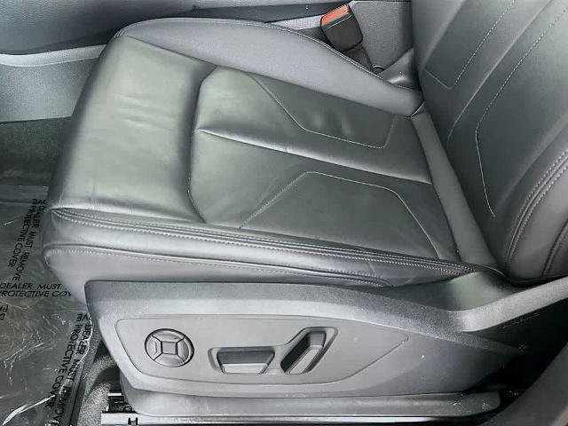 Used 2025 Audi Q3 2.0T Premium AWD/4WD image 29