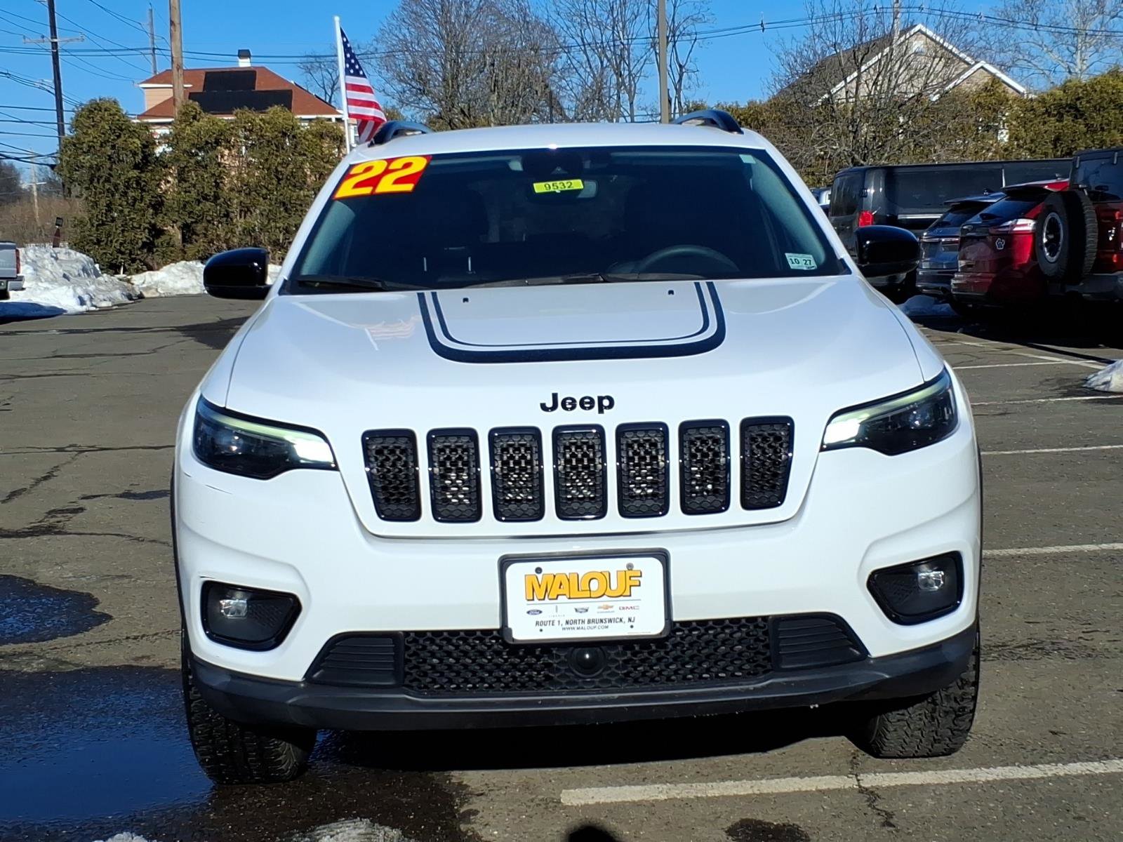 Used 2022 Jeep Cherokee Latitude image 2