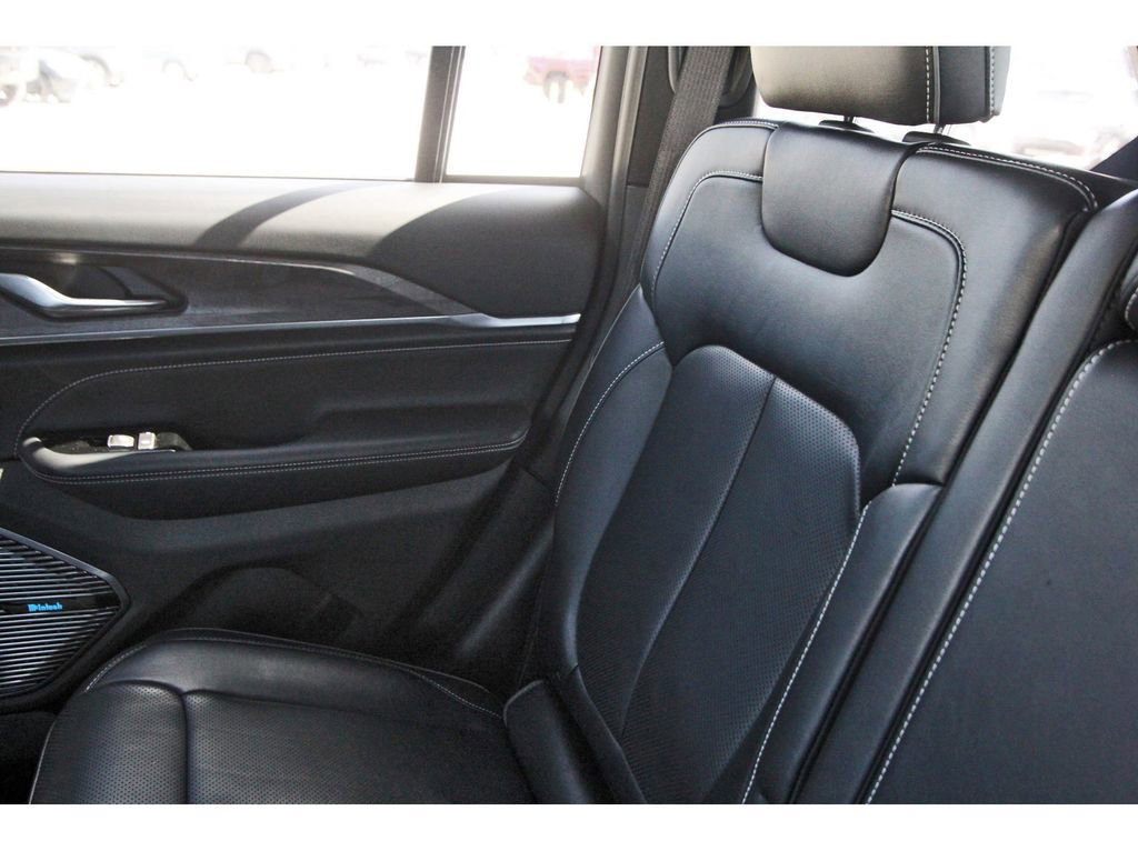 Used 2022 Jeep Grand Cherokee Overland image 14