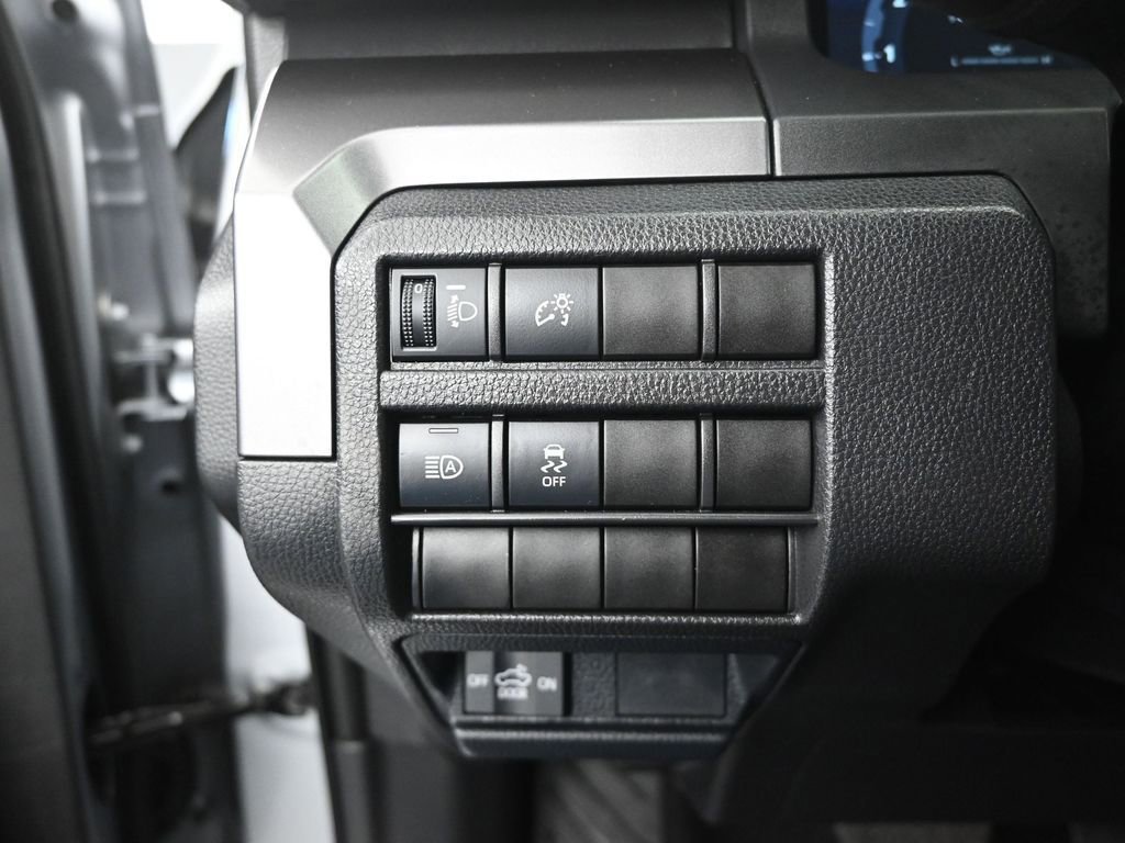 Used 2025 Toyota Tacoma TRD Off-Road image 45