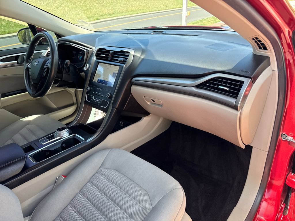 Certified 2019 Ford Fusion SE AWD/4WD image 30