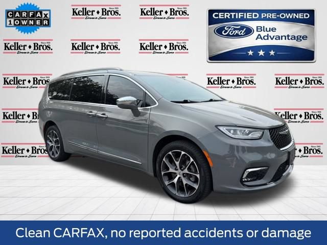 Used 2022 Chrysler Pacifica Limited w/ Uconnect Theater Family Group