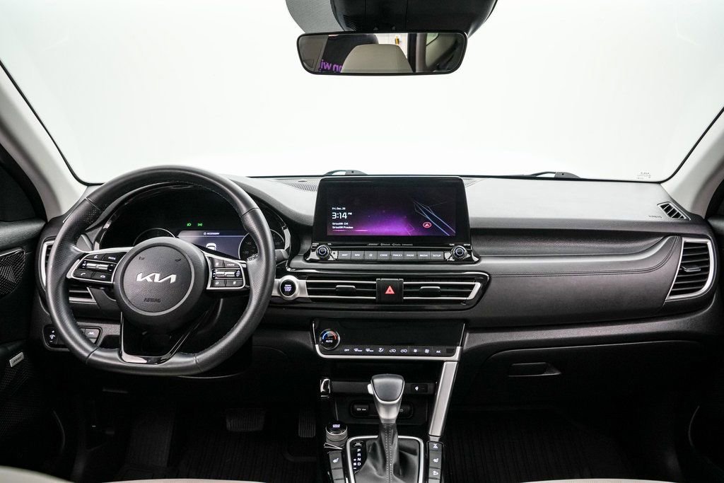 Used 2023 Kia Seltos SX w/ SX Sunroof Package image 14