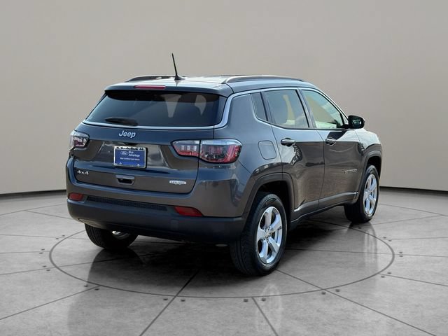 Used 2019 Jeep Compass Latitude w/ Cold Weather Group AWD/4WD image 10
