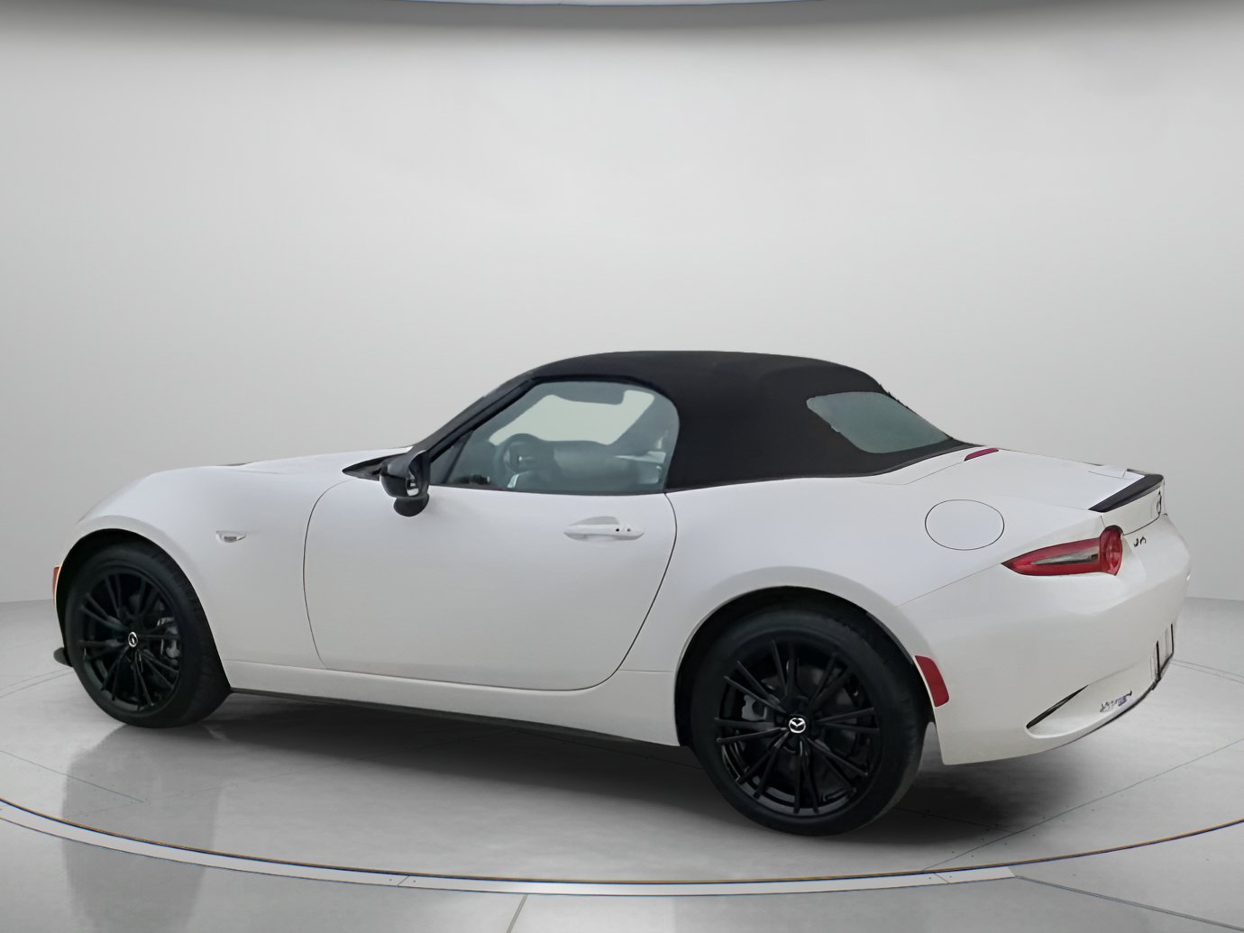 Used 2024 MAZDA MX-5 Miata Club RWD image 19