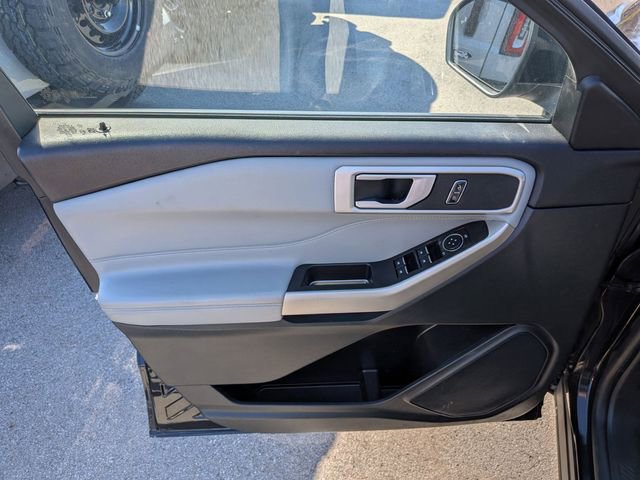 Certified 2023 Ford Explorer XLT w/ Equipment Group 202A AWD/4WD image 6
