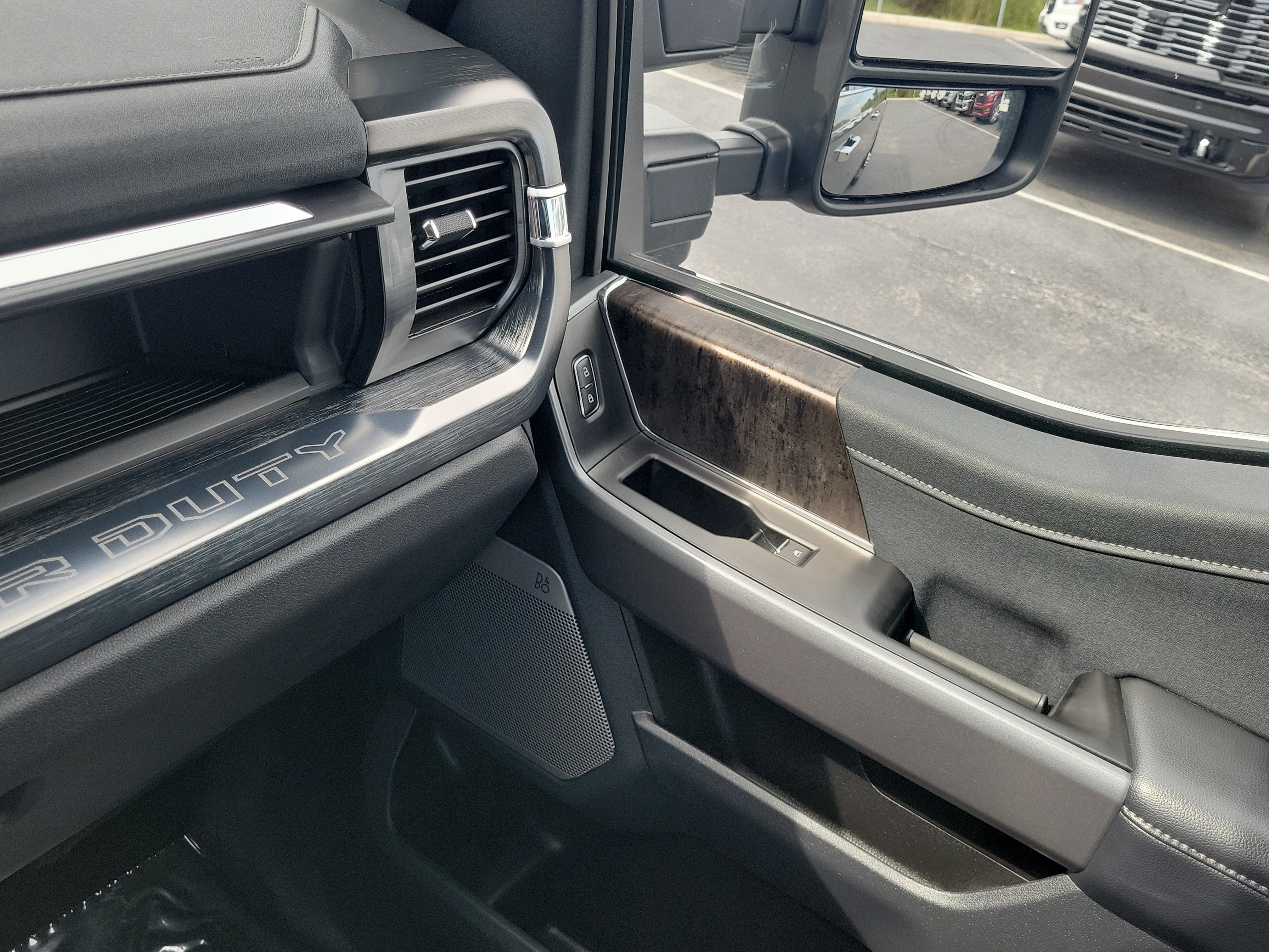 Certified 2025 Ford F350 Lariat w/ Chrome Package AWD/4WD image 28
