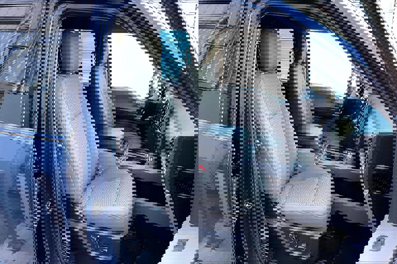 Certified 2018 Ford F150 XLT w/ Equipment Group 302A Luxury image 12