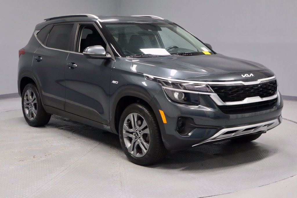Used 2023 Kia Seltos S w/ Navigation Package AWD/4WD image 1