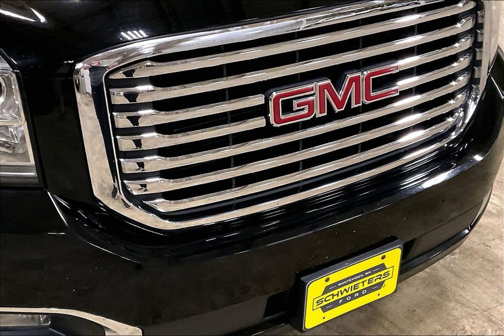 Used 2017 GMC Yukon XL SLT w/ Premium Edition AWD/4WD image 30