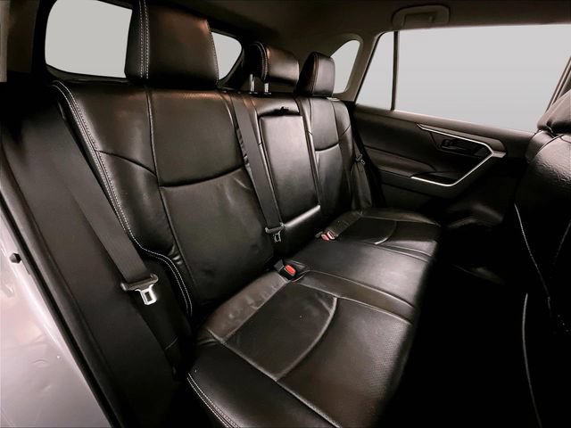 Used 2019 Toyota RAV4 LE w/ All Weather Liner Package AWD/4WD image 26