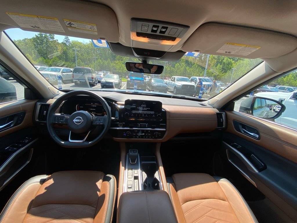 Used 2023 Nissan Pathfinder Platinum FWD image 27