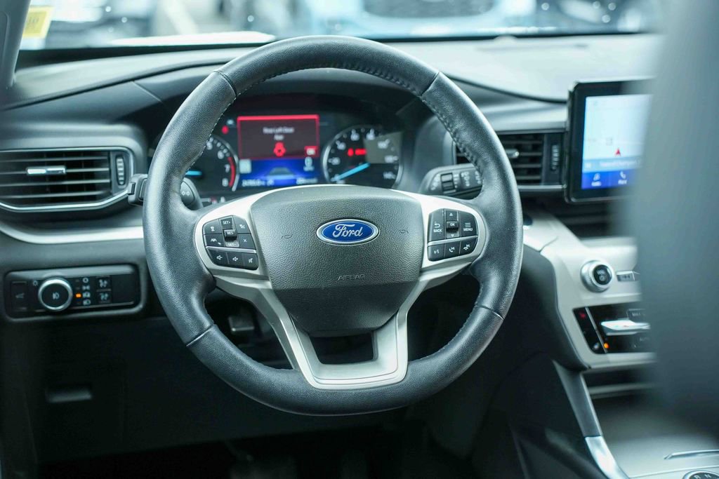 Certified 2023 Ford Explorer XLT w/ Equipment Group 202A AWD/4WD image 26