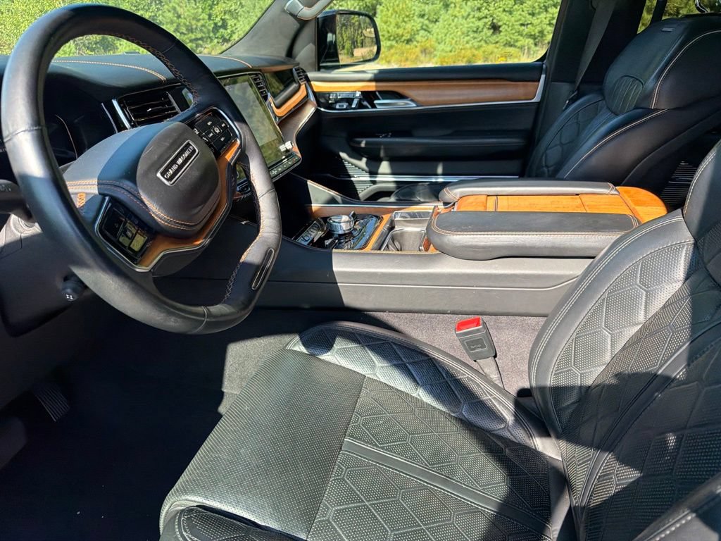 Used 2024 Jeep Grand Wagoneer L Series III AWD/4WD image 7