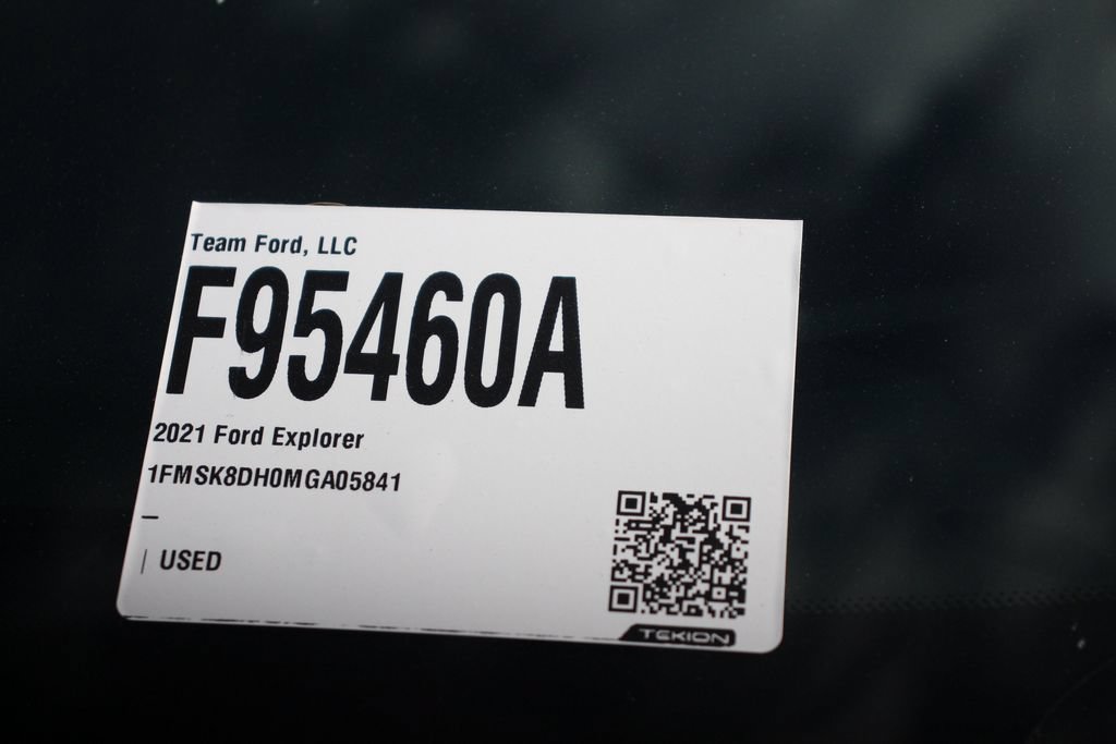 Certified 2021 Ford Explorer XLT w/ Equipment Group 202A AWD/4WD image 30