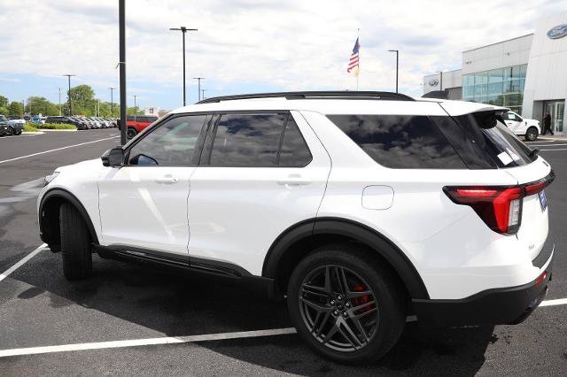 Certified 2025 Ford Explorer ST-Line w/ ST-Line Street Pack AWD/4WD image 14