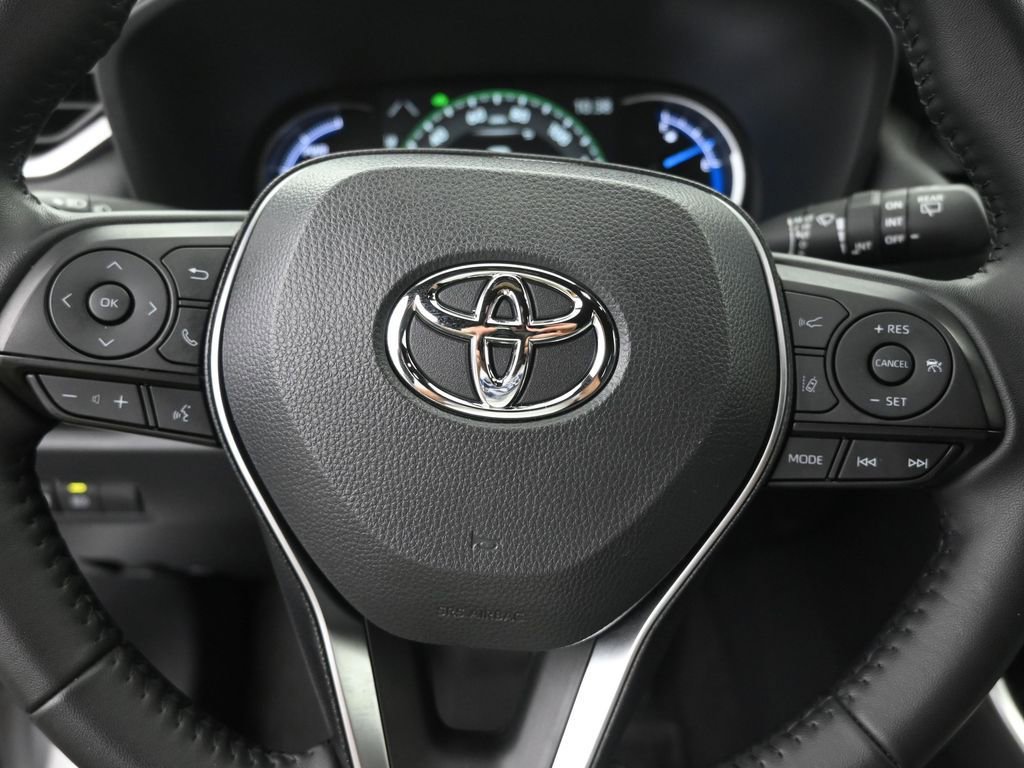 Used 2025 Toyota RAV4 SE image 20