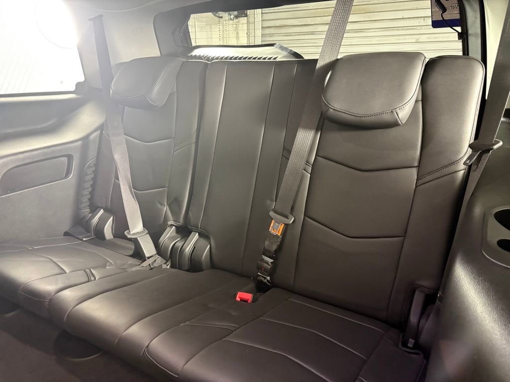 Used 2020 Cadillac Escalade Premium Luxury image 31