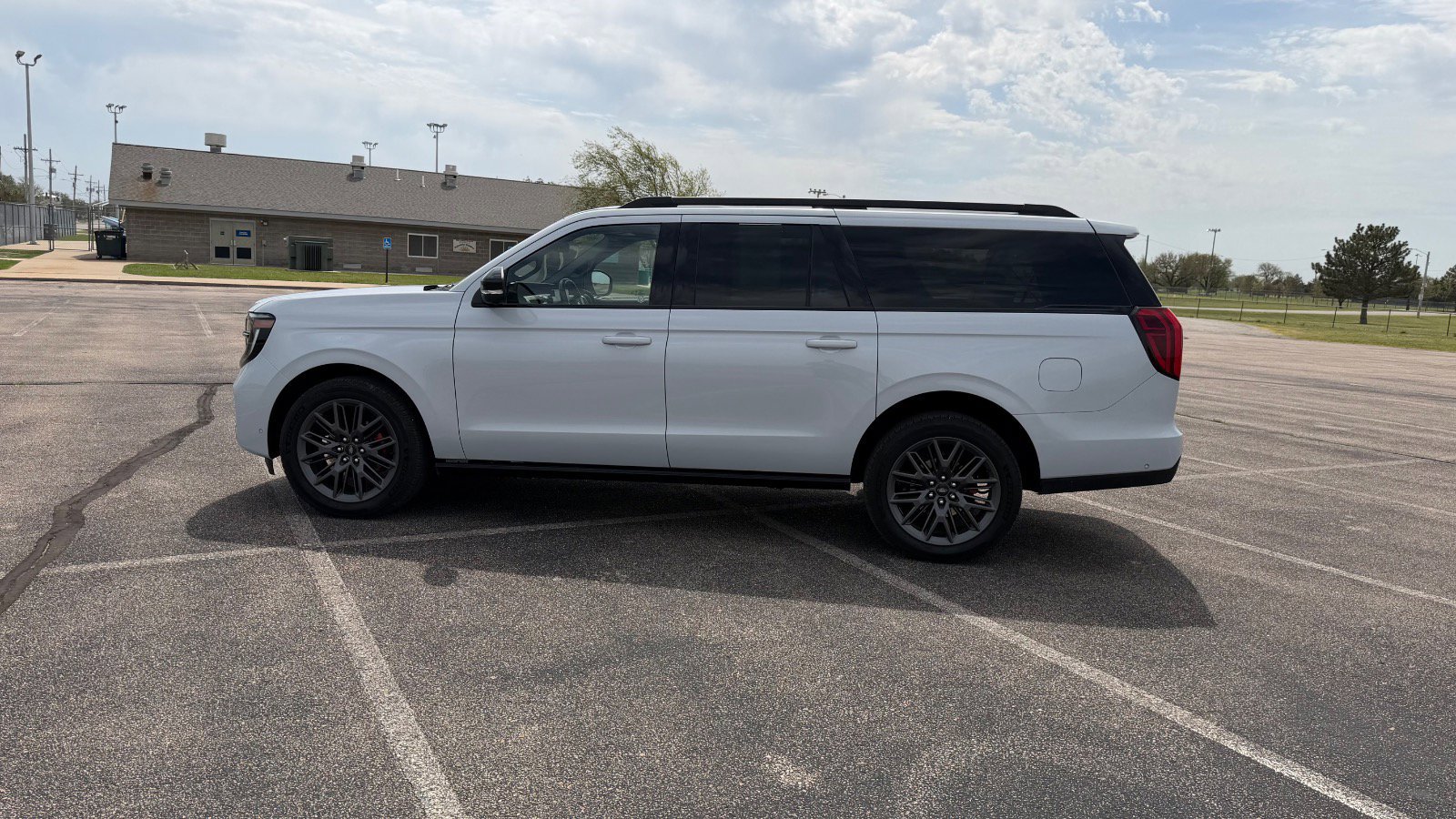 Certified 2025 Ford Expedition Max Platinum w/ Stealth Performance Package AWD/4WD image 11