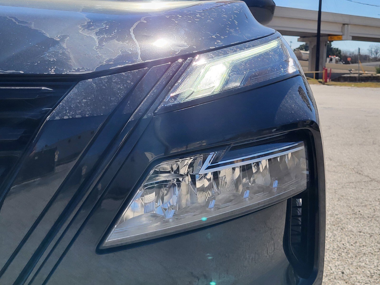 Used 2023 Nissan Rogue SV w/ SV Premium B Package image 11