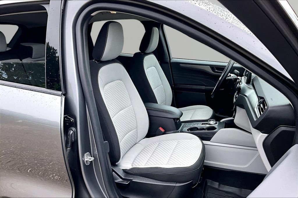 Certified 2023 Ford Escape Active AWD/4WD image 7