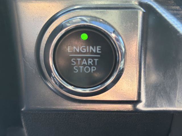 Certified 2022 Ford F150 Lariat w/ Equipment Group 502A High image 28