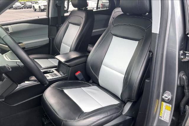 Certified 2022 Ford Explorer XLT w/ Equipment Group 202A RWD image 24
