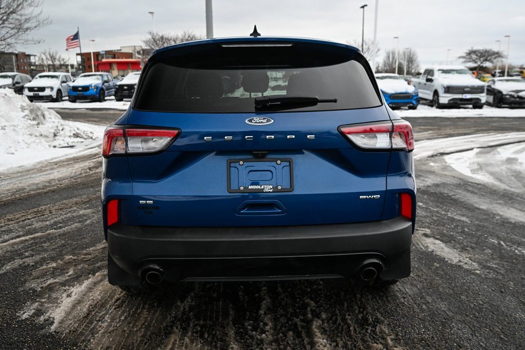Certified 2022 Ford Escape SE w/ SE Sport Appearance Package image 6