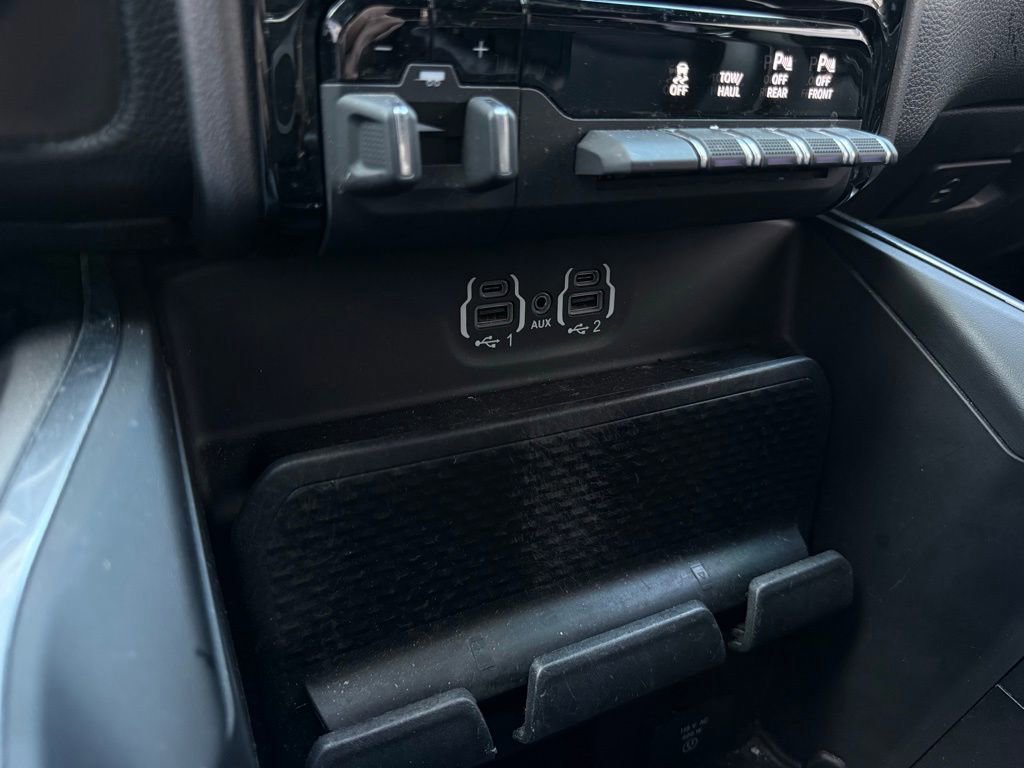 Used 2021 RAM 1500 Laramie w/ Sport Appearance Package image 19