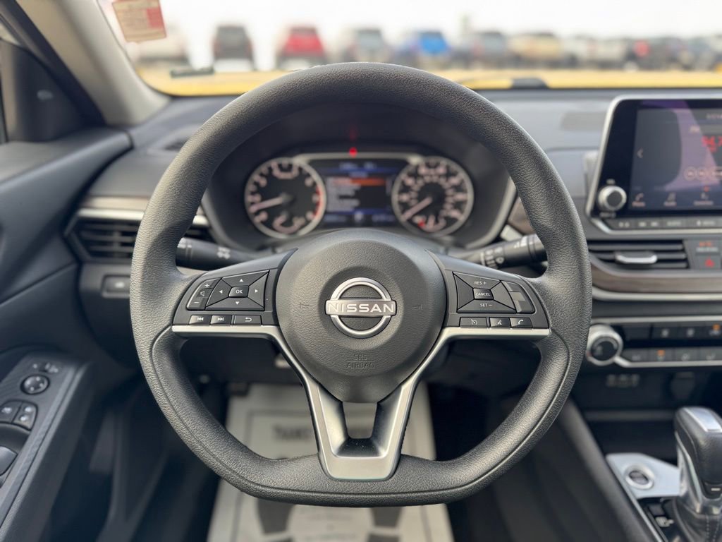 Used 2024 Nissan Altima 2.5 SV FWD image 15