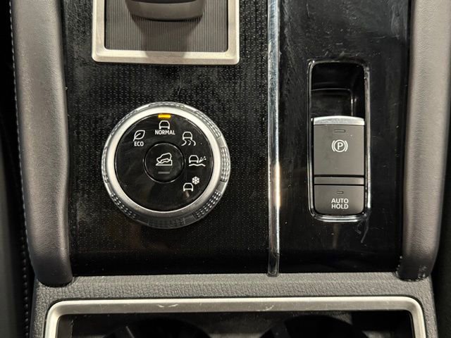 Used 2023 Mitsubishi Outlander SE Black Edition image 30