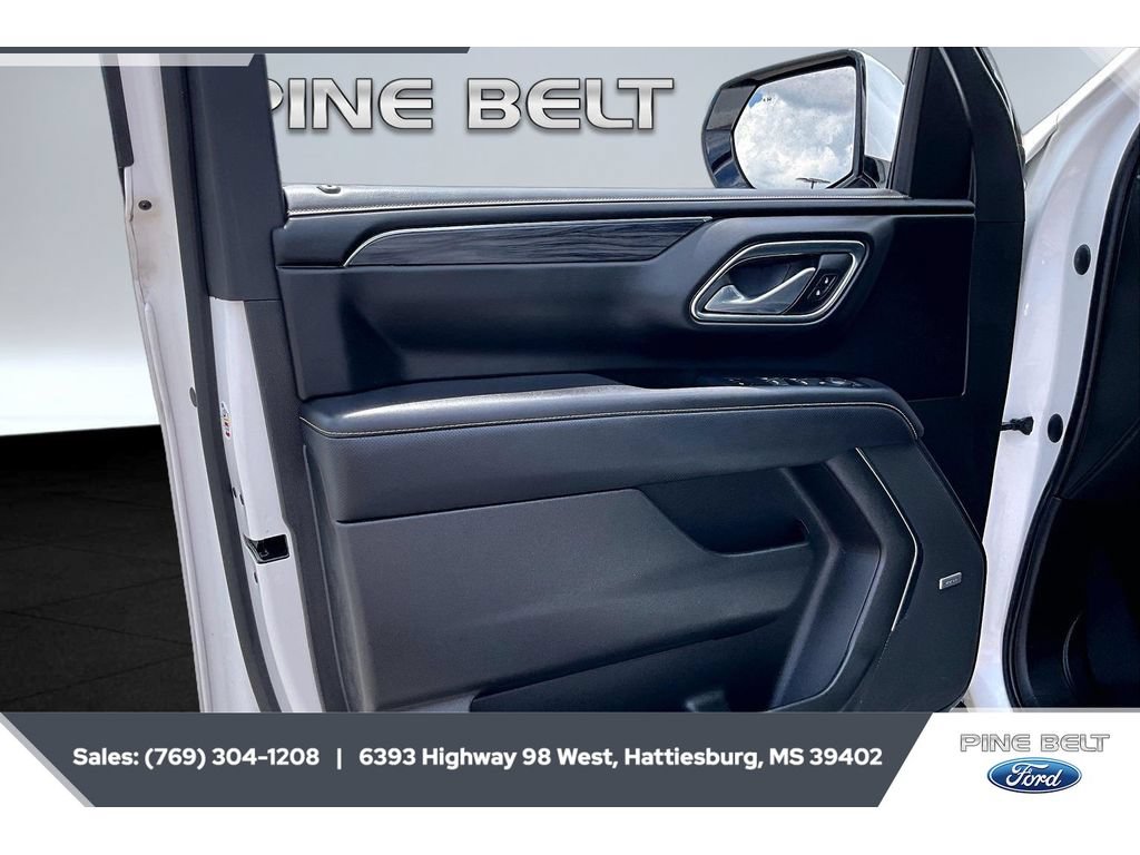 Used 2023 GMC Yukon XL SLT AWD/4WD image 17