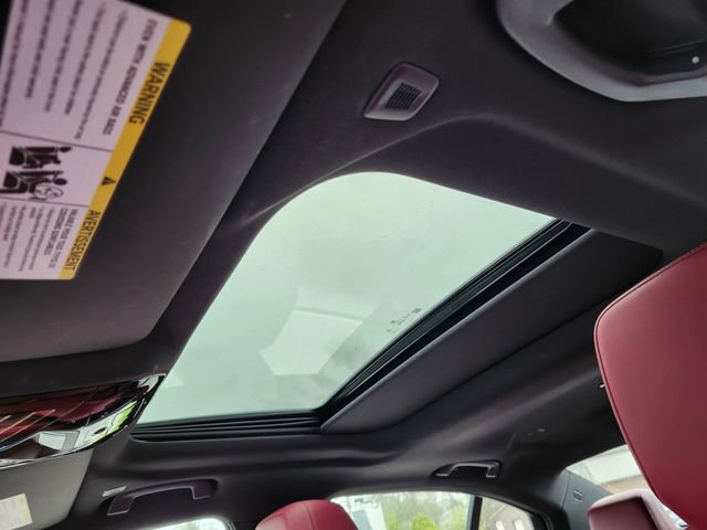 Used 2024 BMW 540i xDrive w/ Premium Package image 18