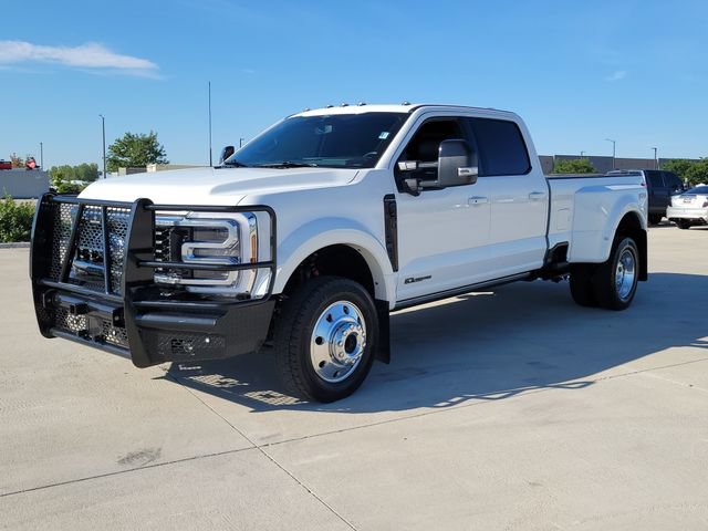 Certified 2026 Ford F450 Platinum w/ FX4 Off-Road Package AWD/4WD image 4