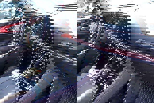 Used 2025 Chevrolet Traverse RS w/ LPO, Floor Liner Package image 27