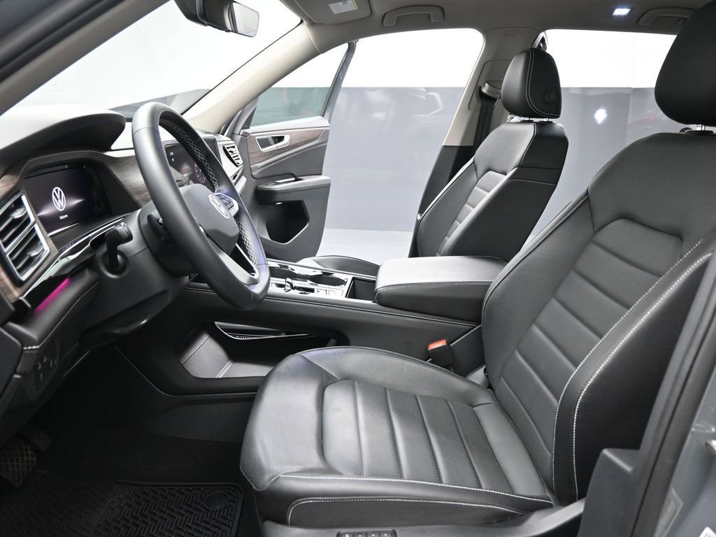 Used 2025 Volkswagen Atlas SEL image 9