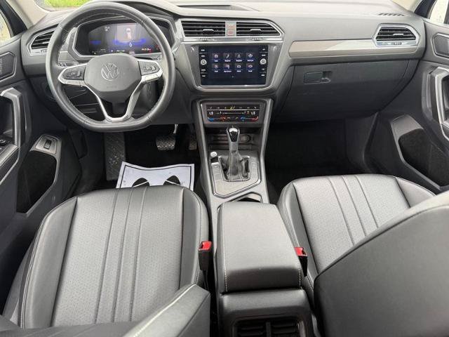 Used 2024 Volkswagen Tiguan SE FWD image 12