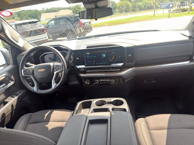 Used 2024 Chevrolet Silverado 1500 LT AWD/4WD image 17