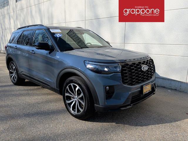 Certified 2025 Ford Explorer ST-Line image 1