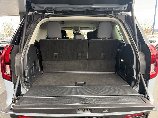 Certified 2025 Ford Expedition Active image 18