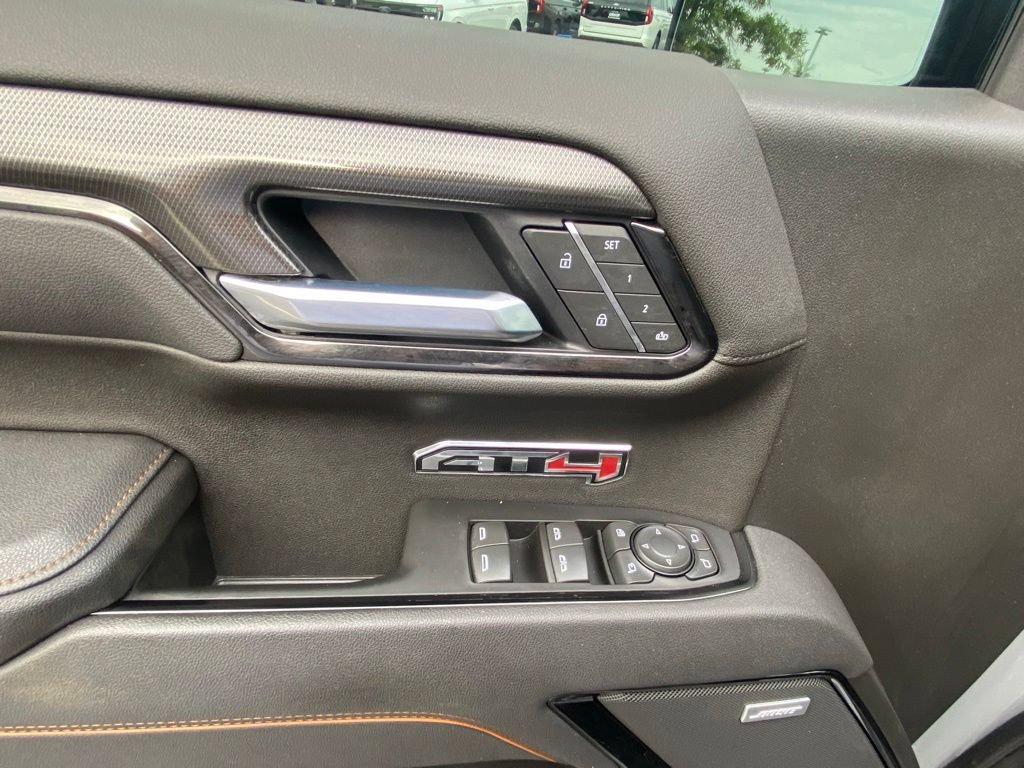 Used 2025 GMC Sierra 1500 AT4 w/ AT4 Premium Package AWD/4WD image 11