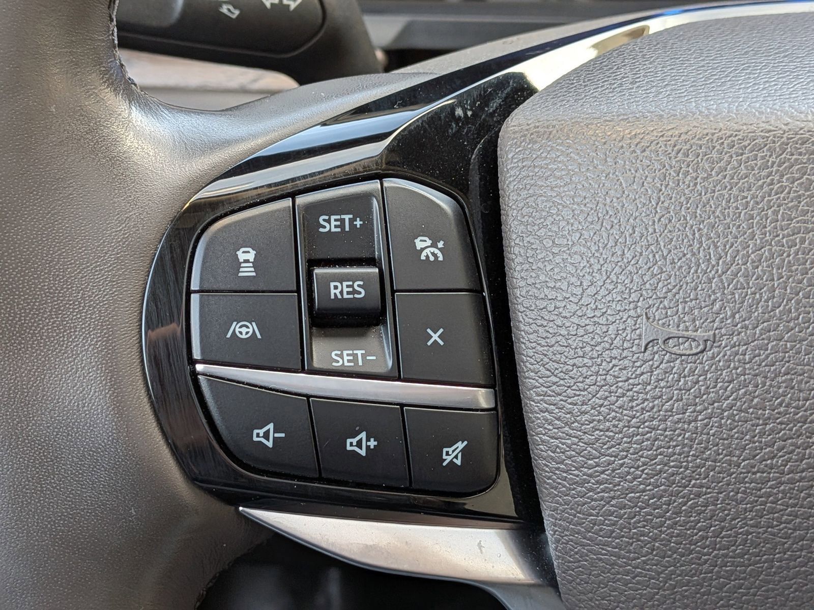 Certified 2023 Ford Explorer Platinum w/ Technology Package image 29