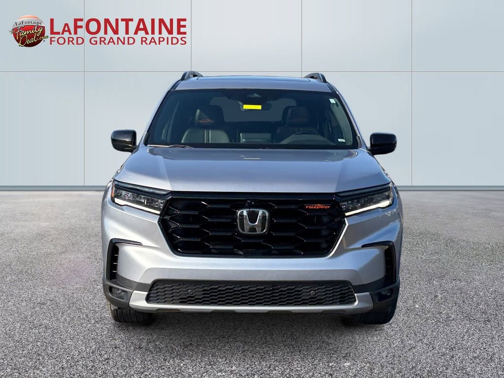 Used 2023 Honda Pilot TrailSport image 2