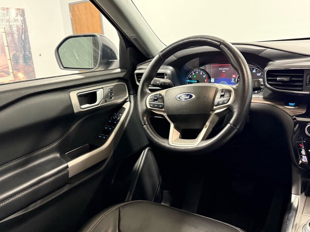 Certified 2023 Ford Explorer Limited image 11