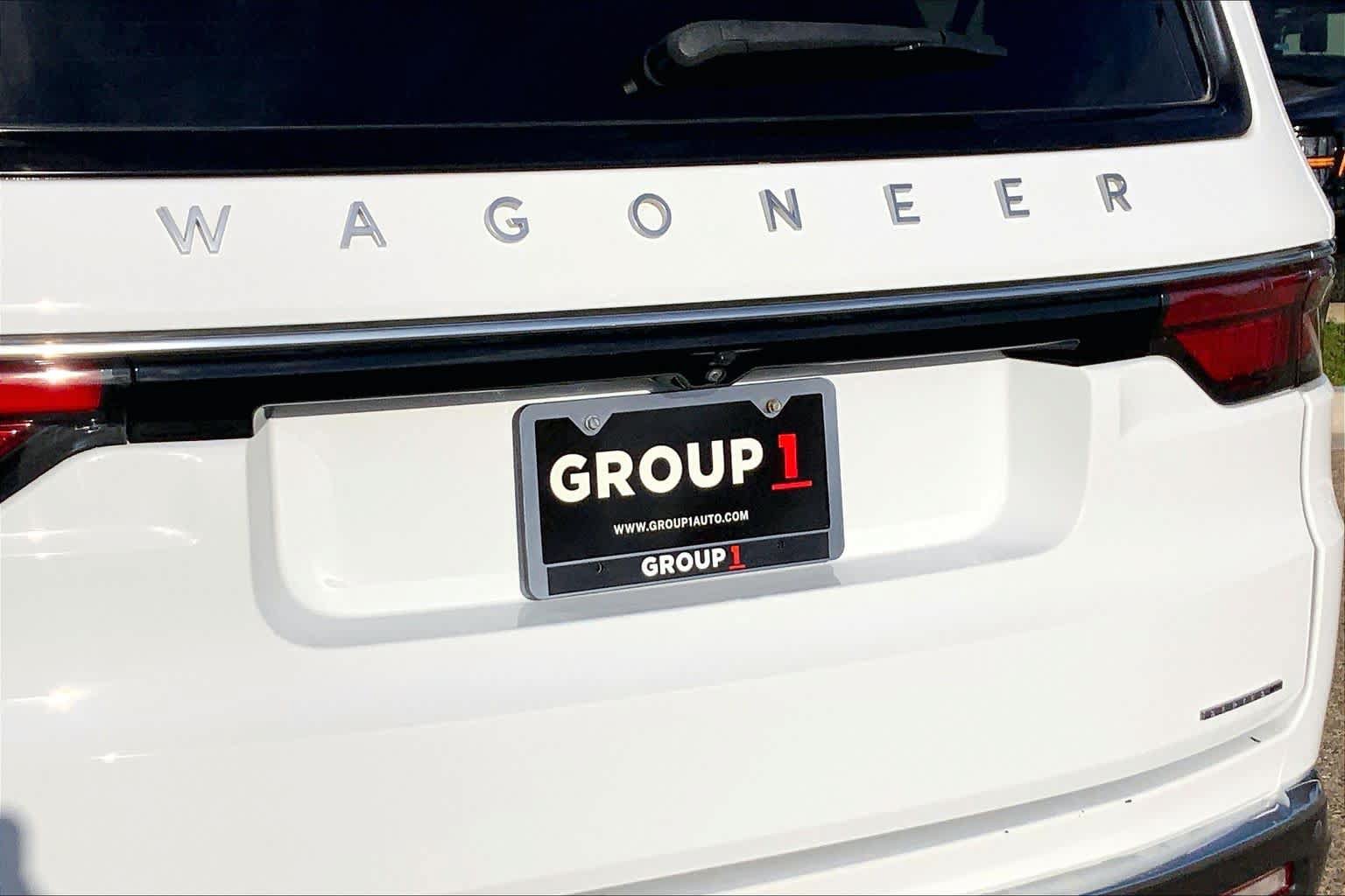 Used 2022 Jeep Wagoneer Series I w/ Premium Group I AWD/4WD image 31
