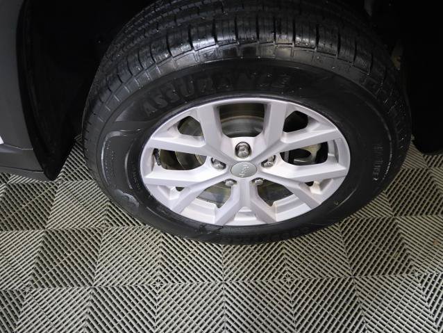Used 2022 Jeep Grand Cherokee L Limited AWD/4WD image 32