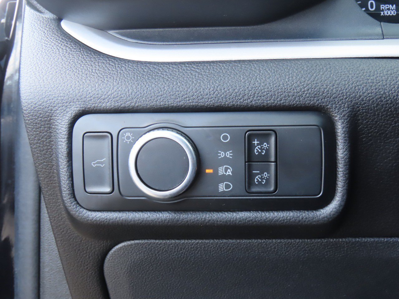 Certified 2023 Ford Explorer XLT RWD image 28