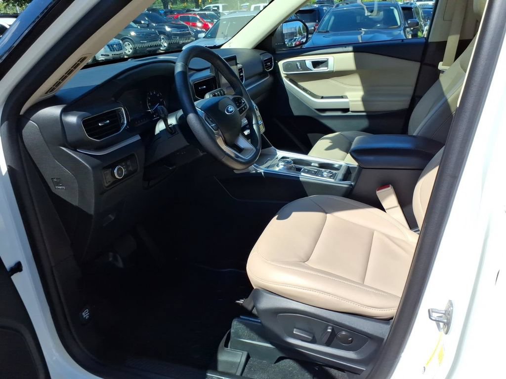 Certified 2023 Ford Explorer XLT w/ Equipment Group 202A AWD/4WD image 10